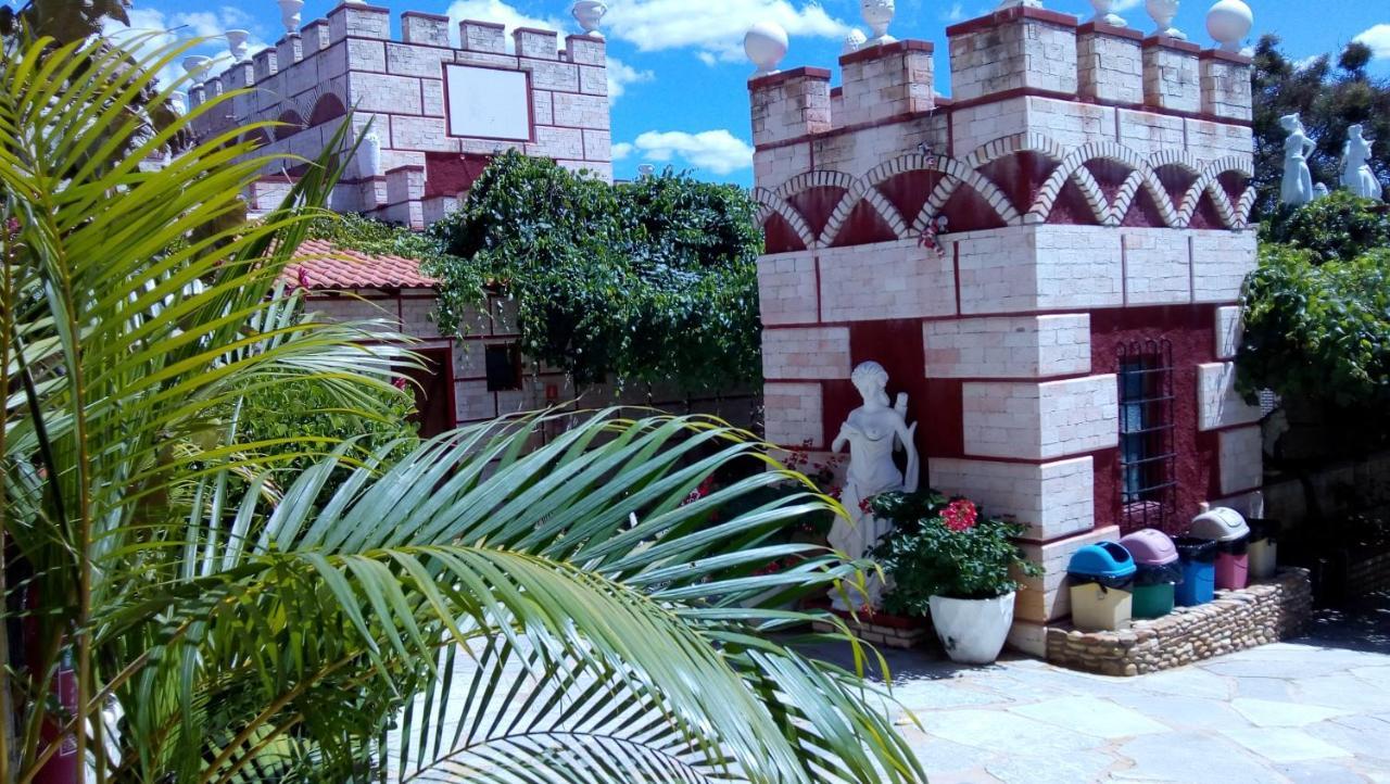 Pirenópolis Pousada Al Castello Di Giulietta E Romeo מראה חיצוני תמונה