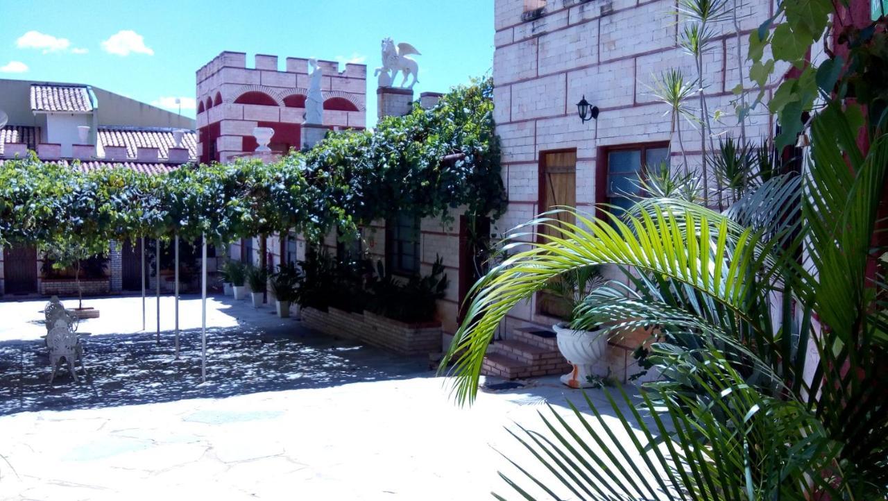 Pirenópolis Pousada Al Castello Di Giulietta E Romeo מראה חיצוני תמונה