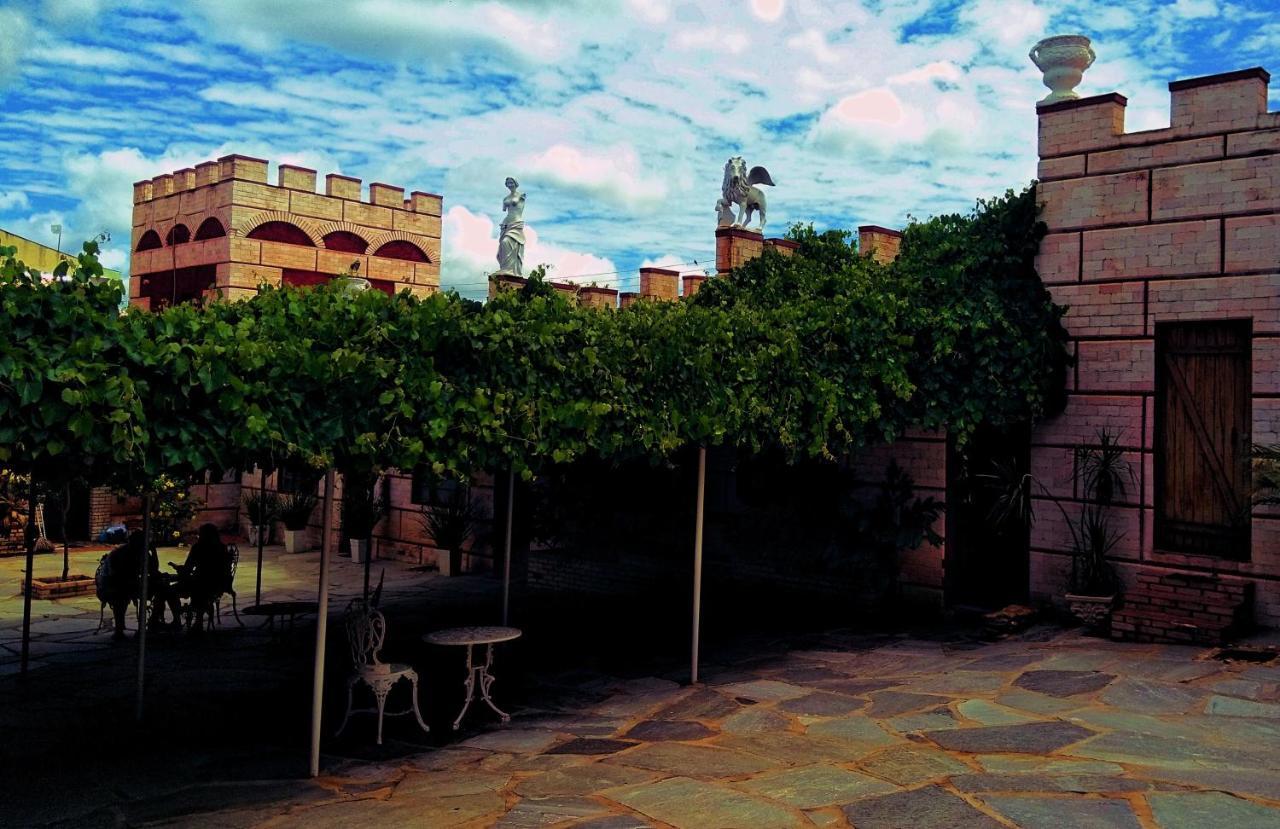 Pirenópolis Pousada Al Castello Di Giulietta E Romeo מראה חיצוני תמונה